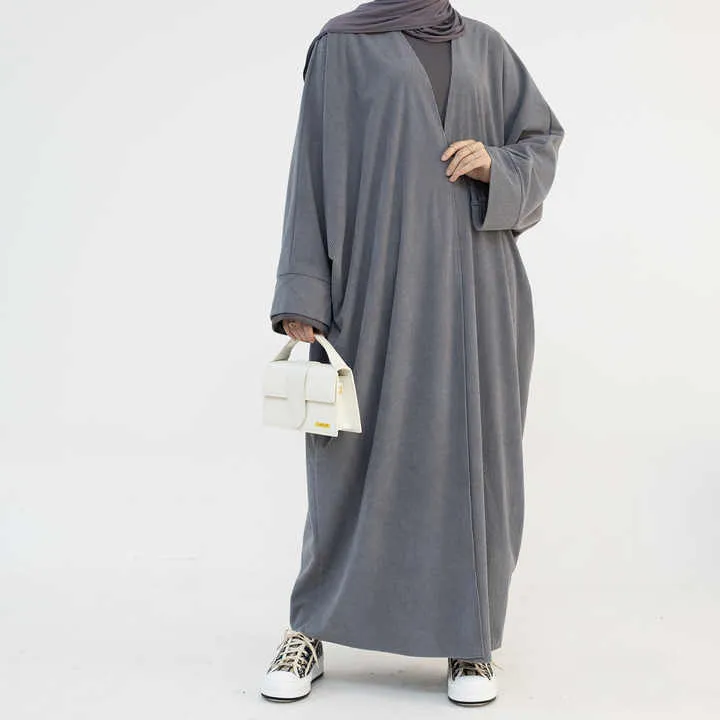 عبايات نسائيه انيقه و فاخره - Elegant and luxurious women's abayas