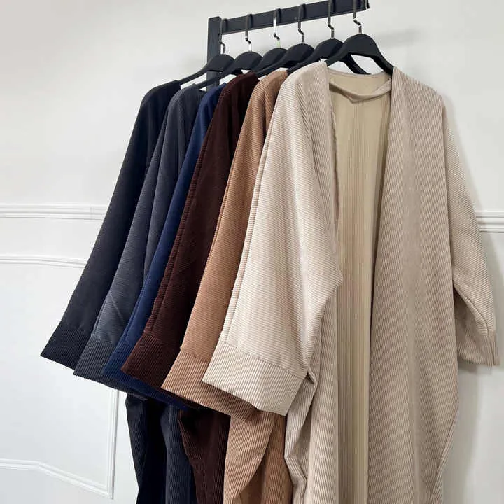 عبايات نسائيه انيقه و فاخره - Elegant and luxurious women's abayas
