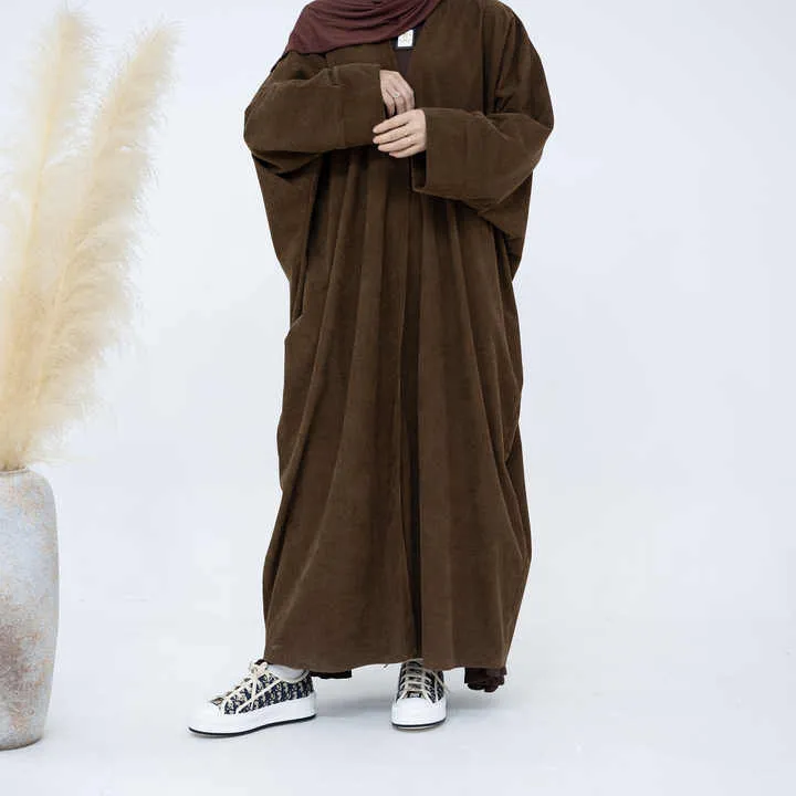 عبايات نسائيه انيقه و فاخره - Elegant and luxurious women's abayas