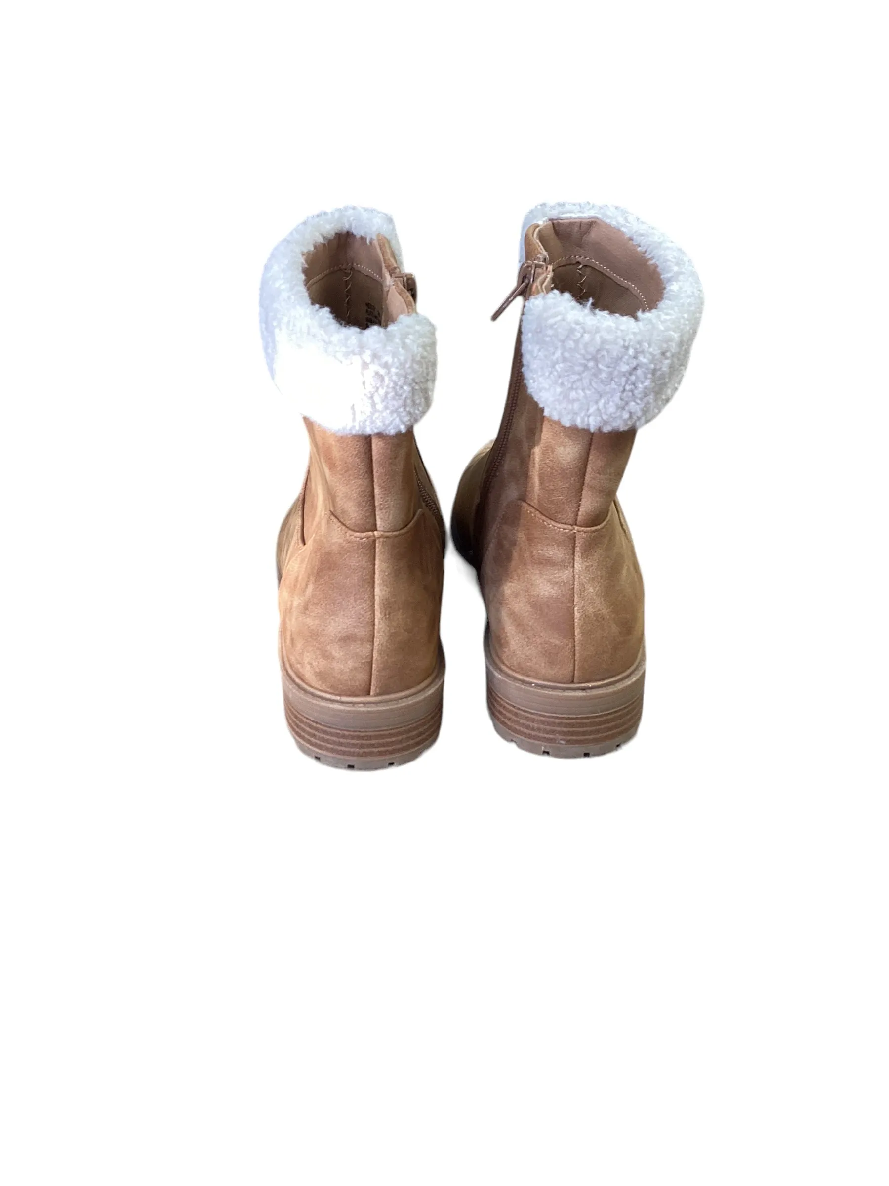 Boots Ankle Flats By Clothes Mentor  Size: 10